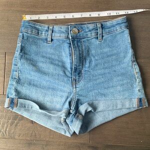H and M medium blue stretchy jean shorts